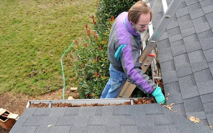 how-to-clean-guttering