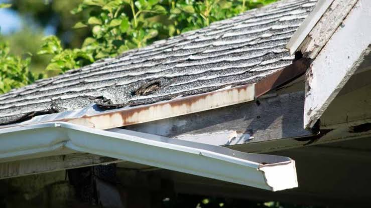 wind-damaged-gutters