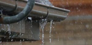 how-to-fix-a-leaking-gutter-joint-fast