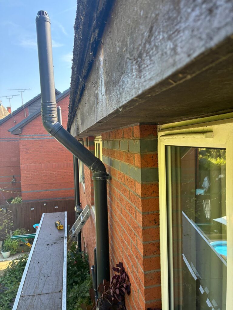 downpipe-leaking-at-bottom