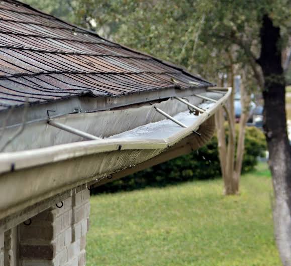 wind-damaged-gutters