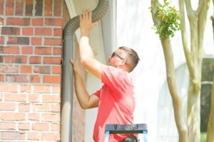how-to-repair-leaking-gutter-seams